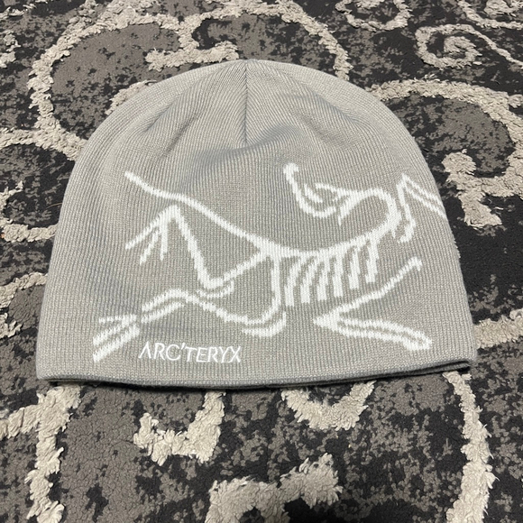 Arc'teryx Other - Unisex men/women Arc'teryx Beanie One Size Gray White